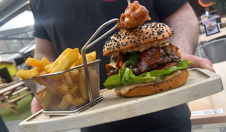 sulivans taproom and food mobile